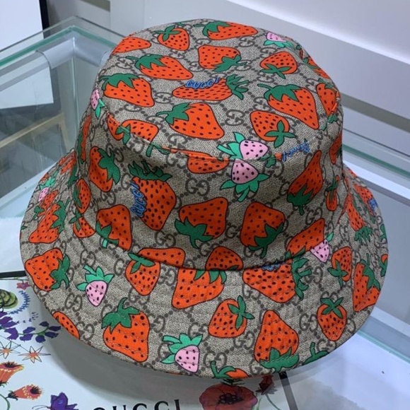 gucci strawberry hat